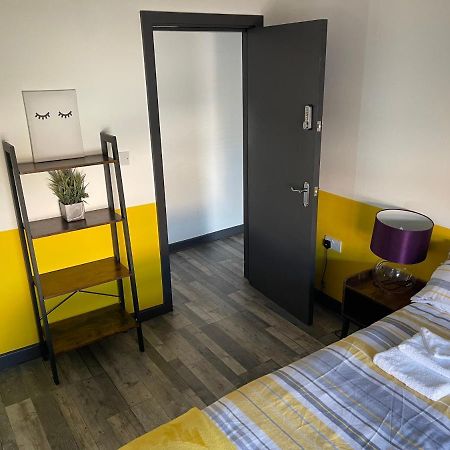 The Willow - Superb Spacious 3 Bed Room Apartment Blackpool Buitenkant foto